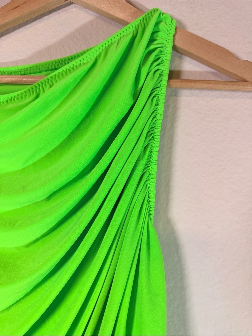 NWT Norma Kamali Diana Dress to Knee Neon Green M Asymmetrical Draped Dress - Picture 5 of 10